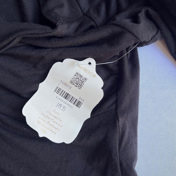 Altar'd States Black Cinched Cropped Ribbed V Neck Long Sleeve NWT Size Large - Picture 7 of 9